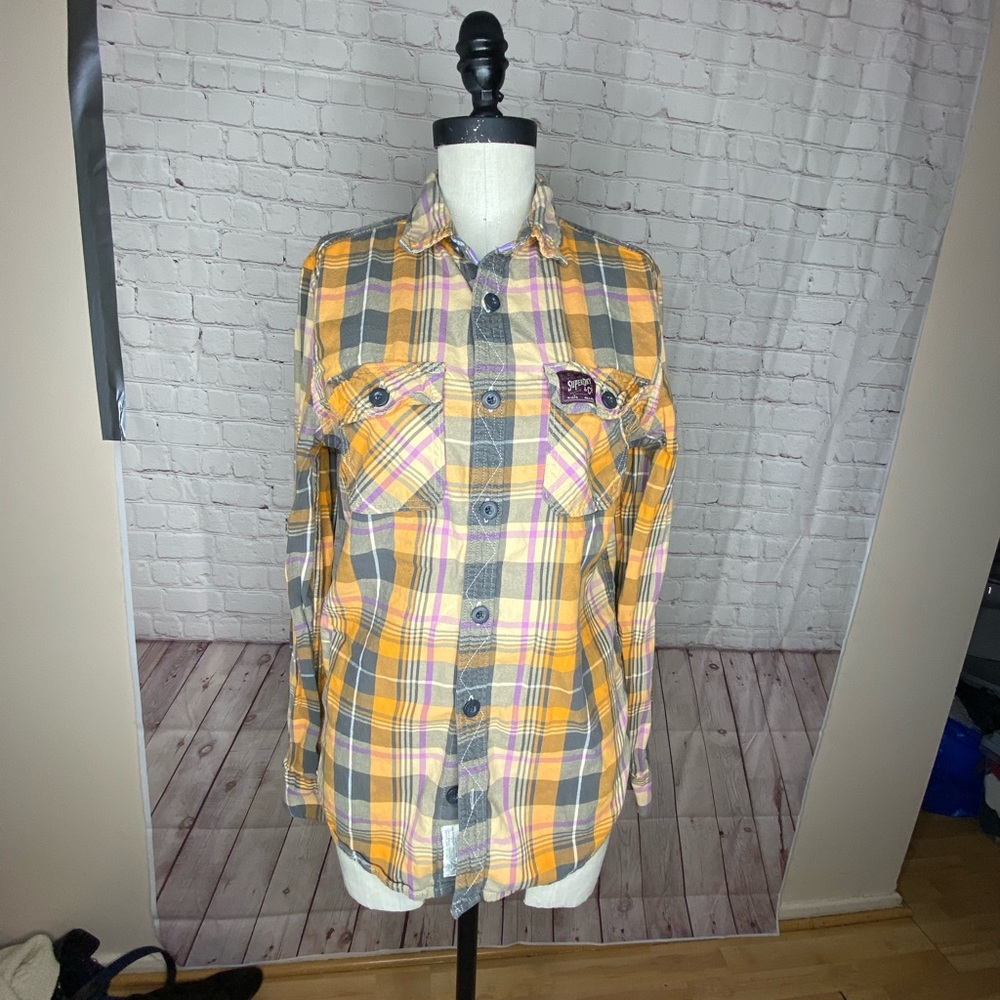 Super Dry Button Down size M